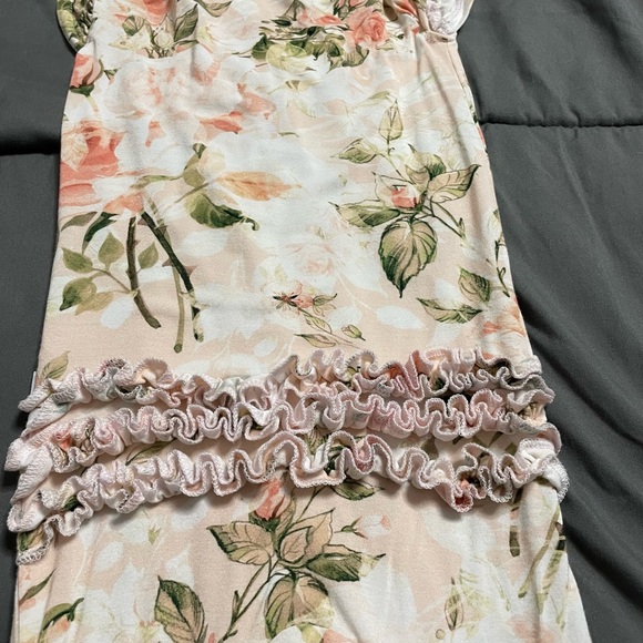 Posh Peanut baby girl pajamas bundle 6-9 Months
leopard bunny floral - Picture 13 of 13